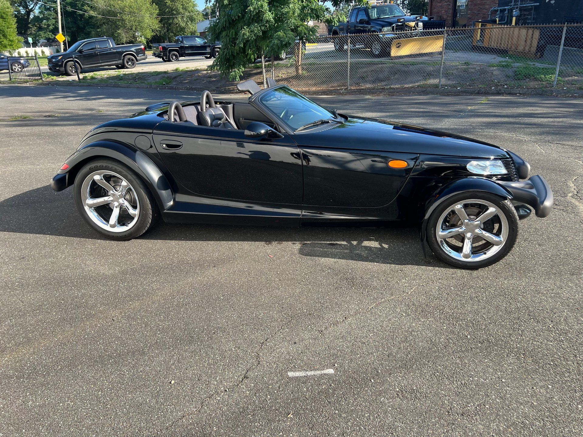 Used 1999 Plymouth Prowler RWD image 11