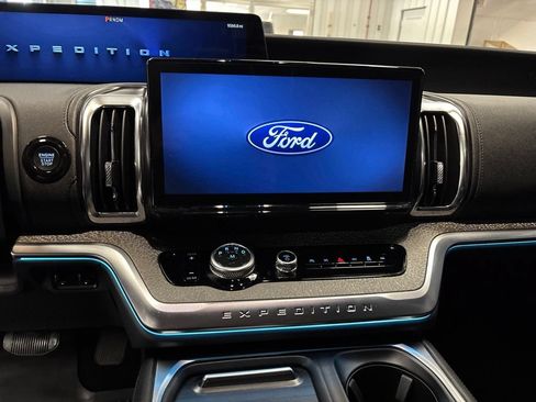 Used 2025 Ford Expedition Tremor AWD/4WD image 20