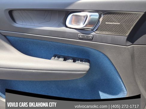 Certified 2023 Volvo XC40 Recharge Ultimate AWD/4WD image 18