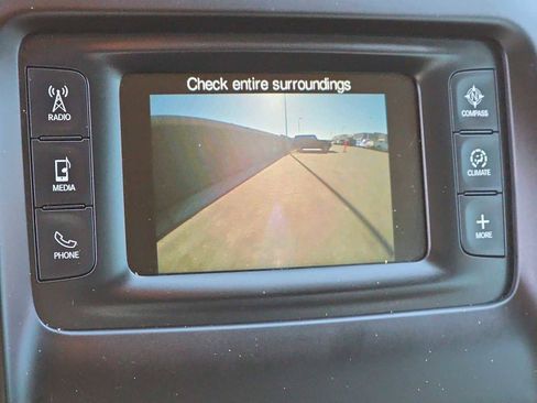 Used 2018 Jeep Cherokee Latitude w/ Cold Weather Group image 26