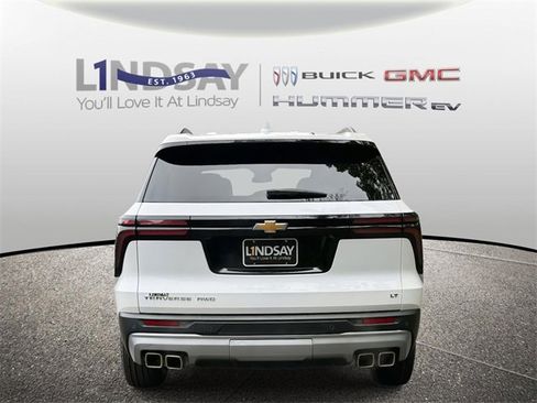 Certified 2024 Chevrolet Traverse LT image 3