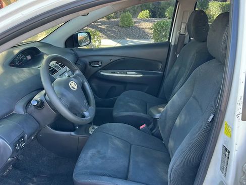 Used 2010 Toyota Yaris Sedan image 17