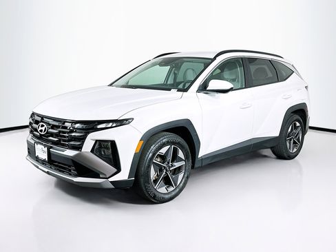 Used 2025 Hyundai Tucson SEL FWD image 3