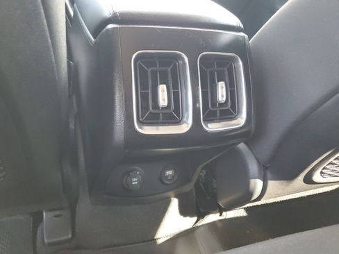 Used 2021 Kia Sorento LX image 14