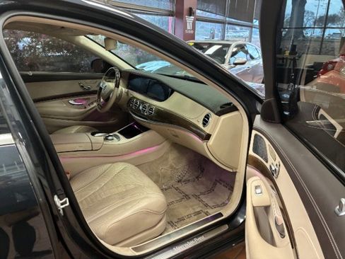 Used 2017 Mercedes-Benz S 550 4MATIC image 32