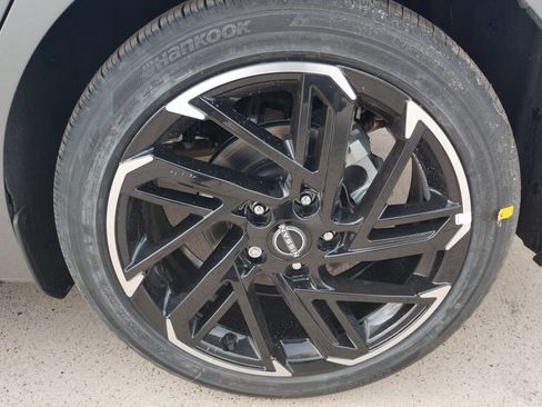 New 2026 Nissan Sentra SR w/ Floor Mat Package FWD image 27