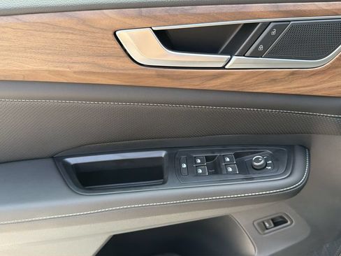 New 2026 Volkswagen Atlas SE FWD image 21