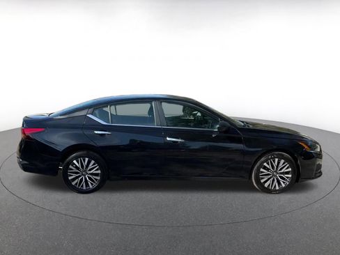 Used 2025 Nissan Altima 2.5 SV image 15