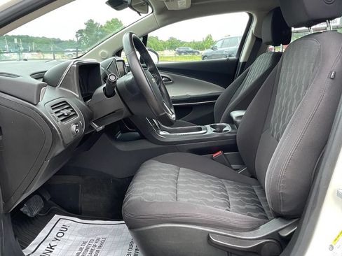 Used 2014 Chevrolet Volt FWD image 16