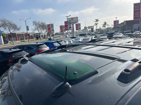 Used 2005 Chevrolet Avalanche Z71 w/ Sun And Sound Package image 14