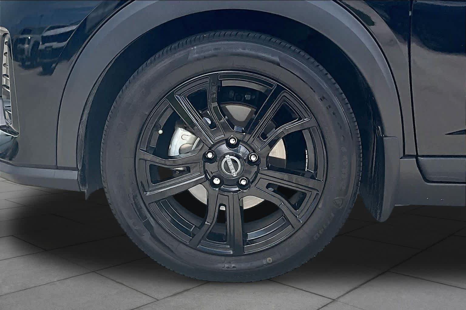Used 2024 Nissan Kicks SR w/ SR Premium Package FWD image 10