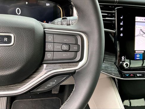 Used 2022 Jeep Wagoneer Series III image 30