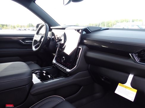 New 2026 GMC Yukon Elevation image 15