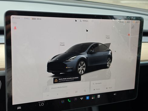 Used 2024 Tesla Model Y Long Range AWD/4WD image 24