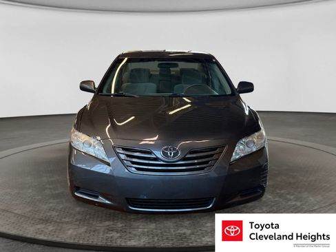 Used 2009 Toyota Camry LE FWD image 2