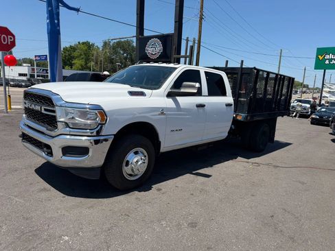 Used 2019 RAM 3500 Tradesman w/ Chrome Appearance Group AWD/4WD image 4