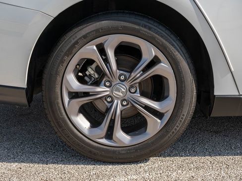 Used 2024 Honda Accord EX image 10