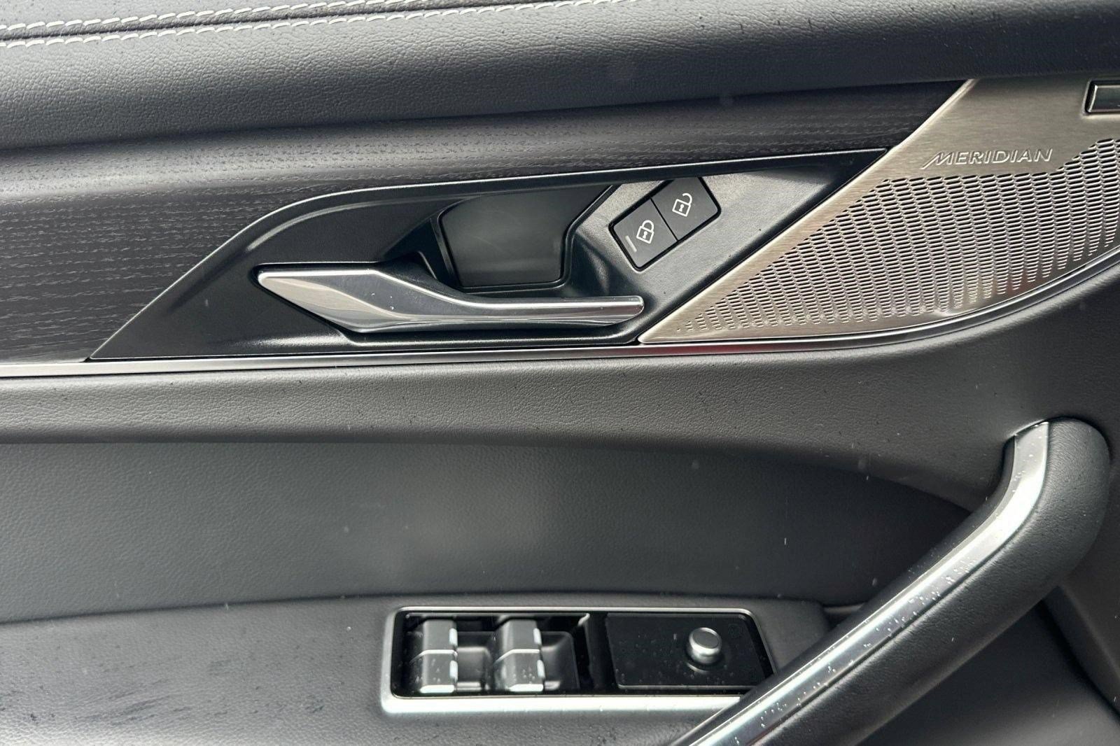 New 2024 Jaguar F-PACE R-Dynamic S AWD/4WD image 13