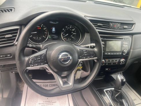 Used 2017 Nissan Rogue S w/ S Appearance Package AWD/4WD image 18