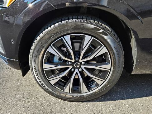 Certified 2023 Volvo XC60 B5 Plus w/ Climate Package AWD/4WD image 9