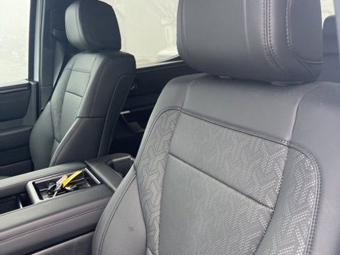 Used 2025 Toyota Tundra Limited image 12