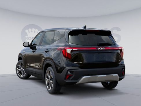 New 2026 Kia Seltos LX image 5