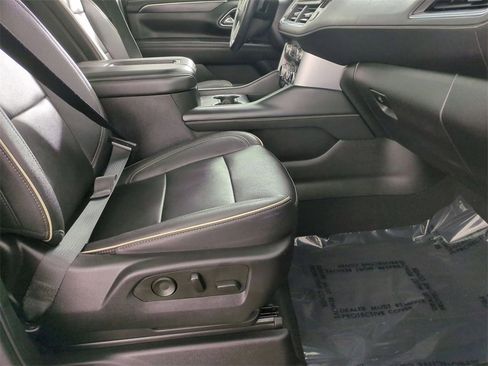 Used 2023 GMC Yukon SLT w/ SLT Premium Package image 28