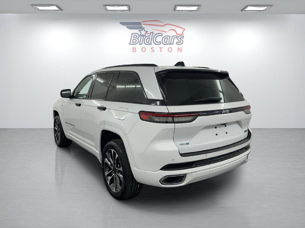Used 2023 Jeep Grand Cherokee Overland AWD/4WD image 6