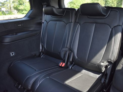 Used 2025 Jeep Grand Cherokee L Overland w/ Advanced Protech Group III AWD/4WD image 31