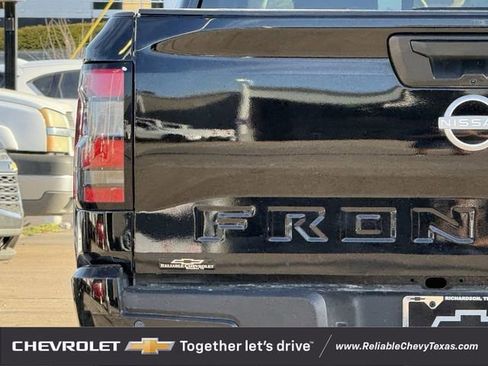 Used 2025 Nissan Frontier SV image 9