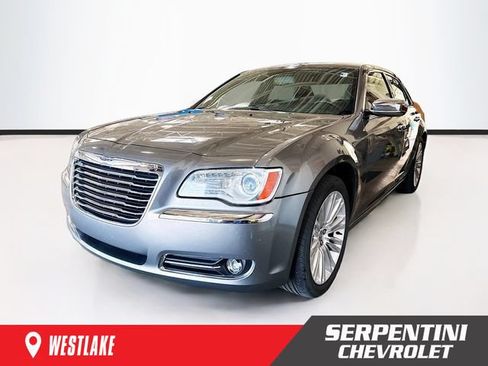 Used 2011 Chrysler 300 Limited RWD image 1