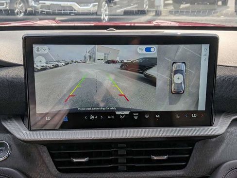 Certified 2025 Ford Explorer Platinum RWD image 32