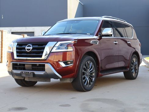 Used 2023 Nissan Armada Platinum w/ Captain's Chairs Package RWD image 2