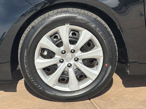 Certified 2025 Toyota Corolla LE image 32