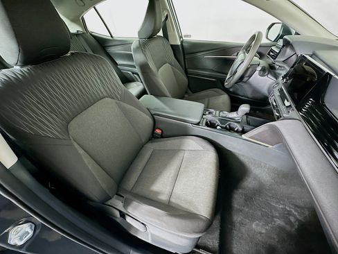 Used 2025 Toyota Camry LE image 31