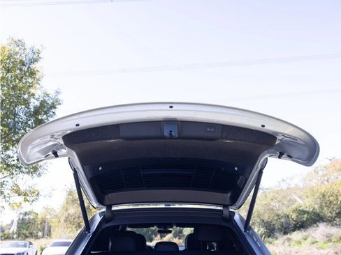 Certified 2024 Bentley Bentayga Extended Wheelbase image 73