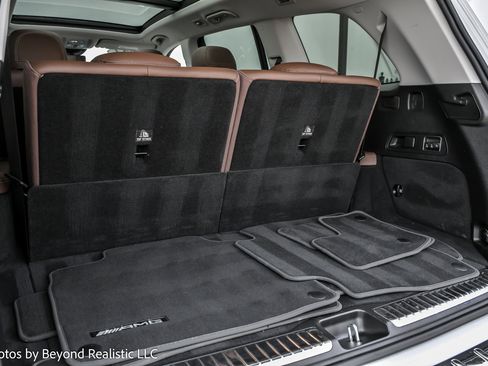 Used 2024 Mercedes-Benz GLS 450 4MATIC w/ AMG Line Exterior image 17