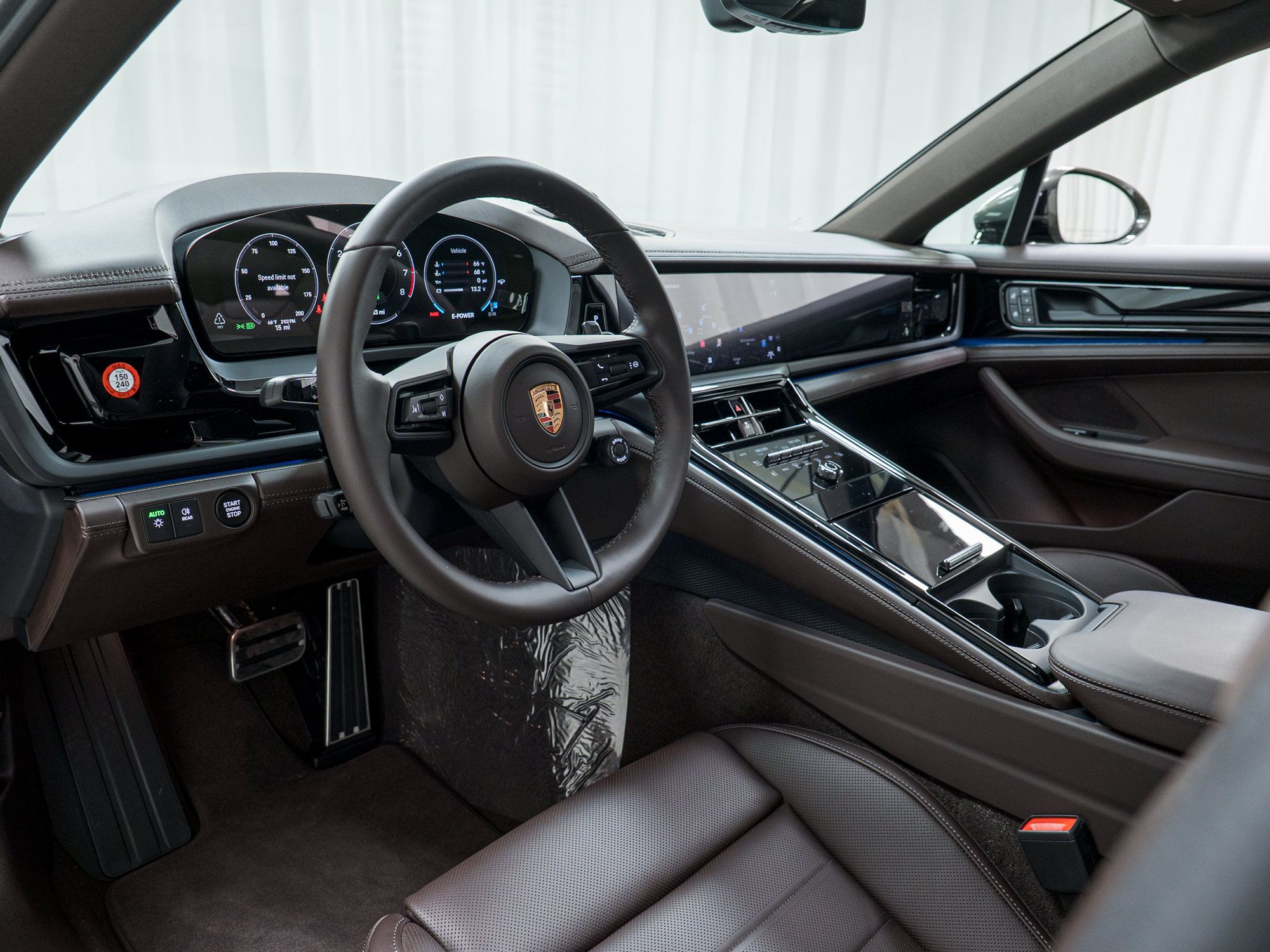 Used 2026 Porsche Panamera 4S AWD/4WD image 4