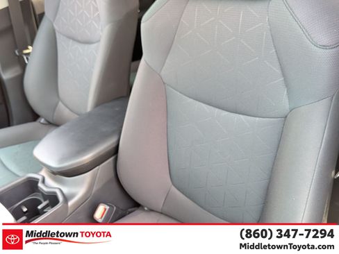 Used 2025 Toyota RAV4 XLE AWD/4WD image 14