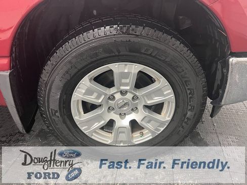 Used 2017 Nissan Titan SV image 17