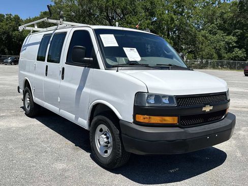 Used 2020 Chevrolet Express 2500 w/ Driver Convenience Package RWD image 3
