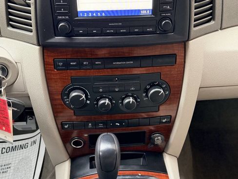 Used 2005 Jeep Grand Cherokee Limited image 14
