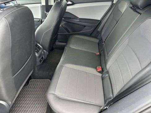 Used 2022 Volkswagen Taos SE image 18