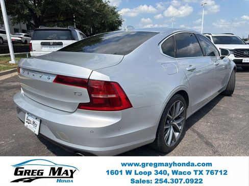 Used 2018 Volvo S90 T5 Momentum w/ Convenience Package FWD image 3