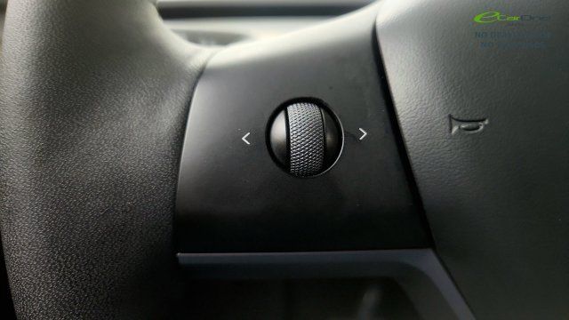 Used 2025 Tesla Model Y Long Range RWD image 61