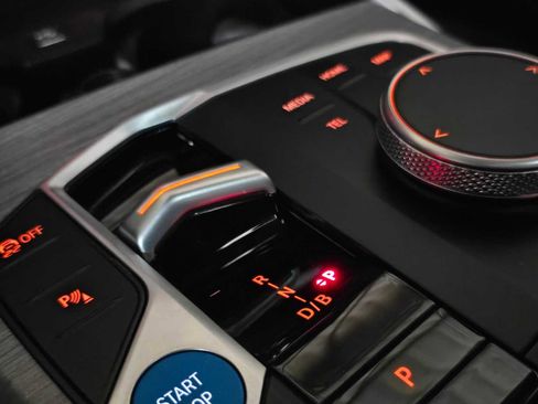 Used 2025 BMW i4 eDrive40 image 39