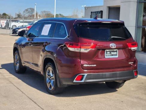 Used 2017 Toyota Highlander Limited Platinum image 4