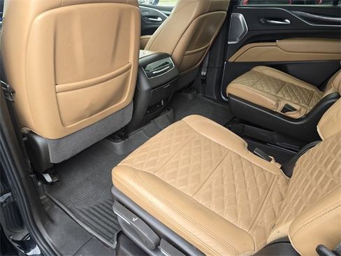 Used 2022 Cadillac Escalade Premium Luxury w/ Performance Package image 16