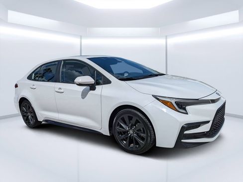 Used 2024 Toyota Corolla XSE FWD image 1