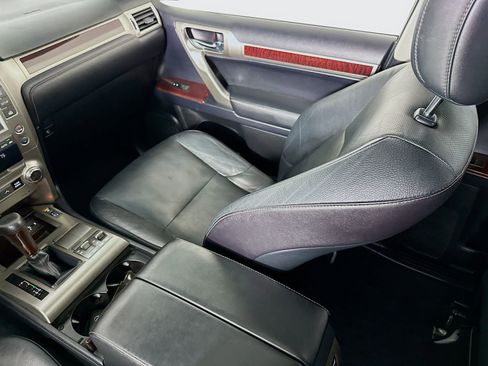 Used 2018 Lexus GX 460 Premium w/ Premium Package AWD/4WD image 24